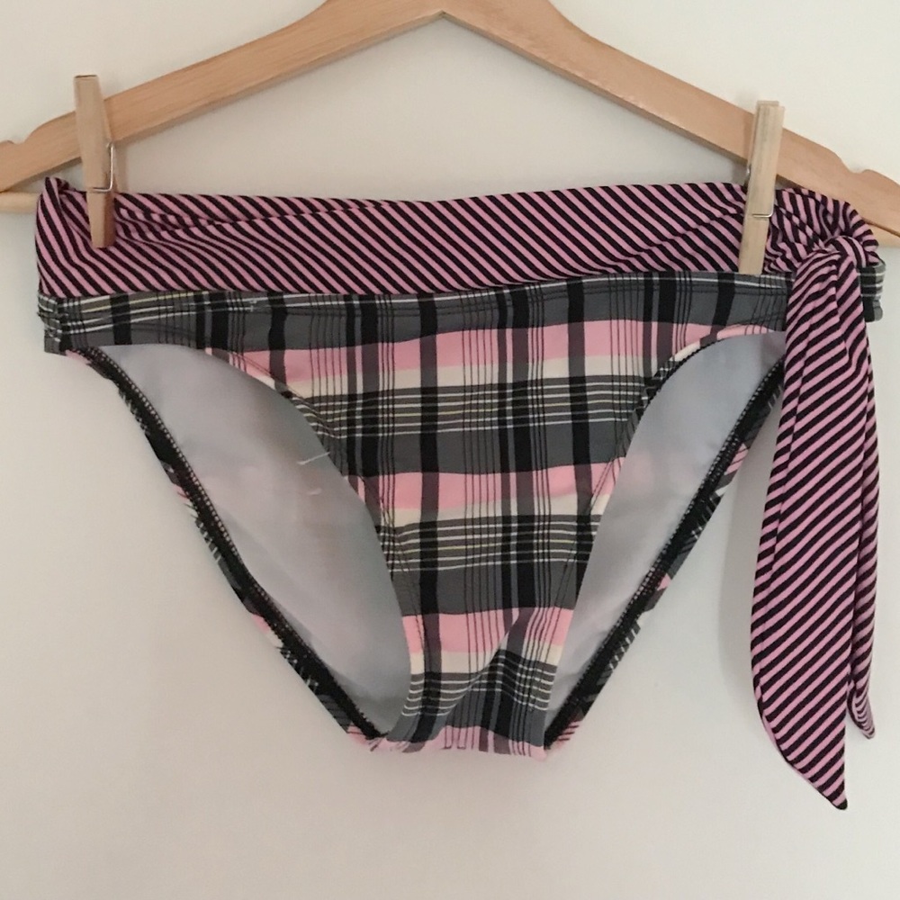 Bundle /$5 Pink + black plaid bottoms w/ tie M
